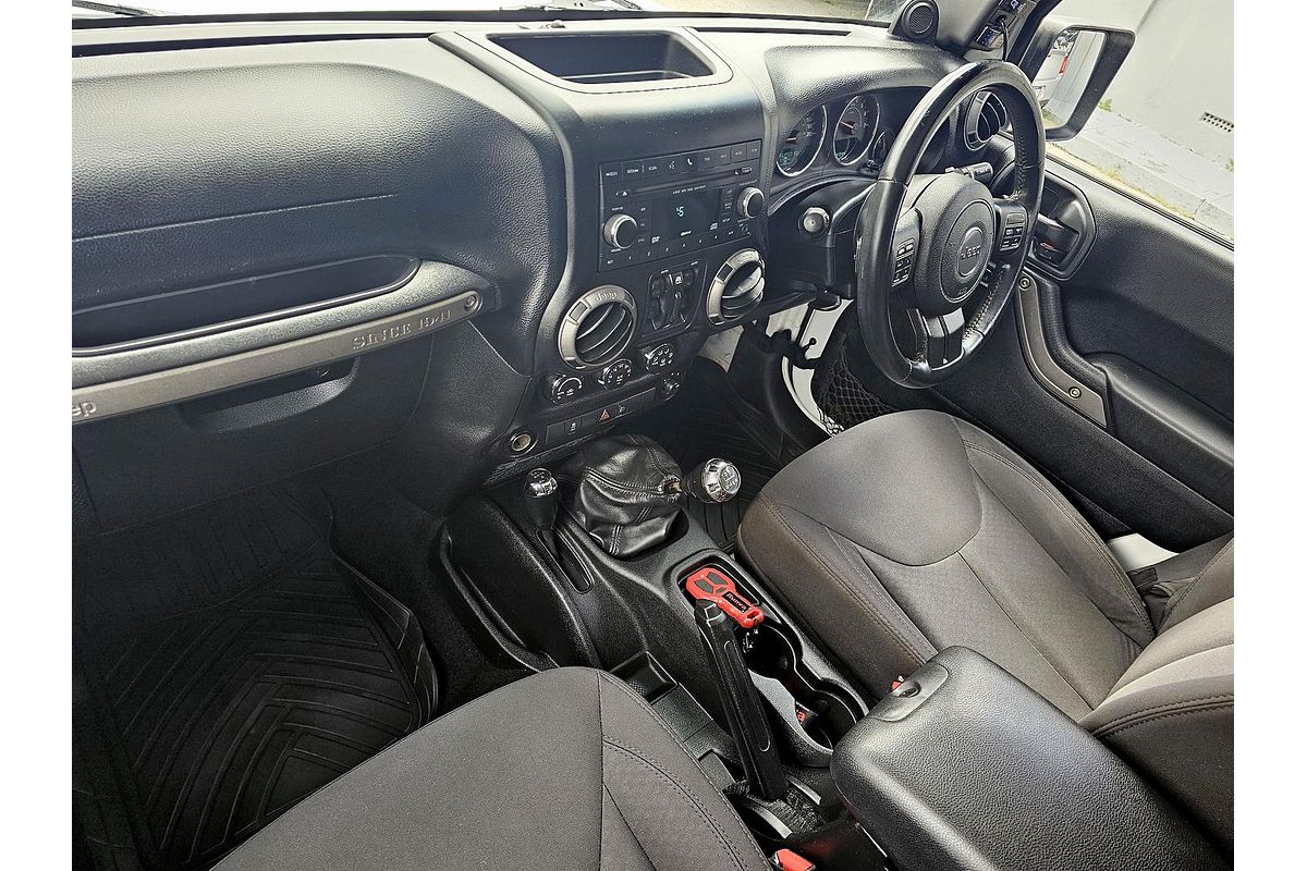 2013 Jeep Wrangler Unlimited Sport JK