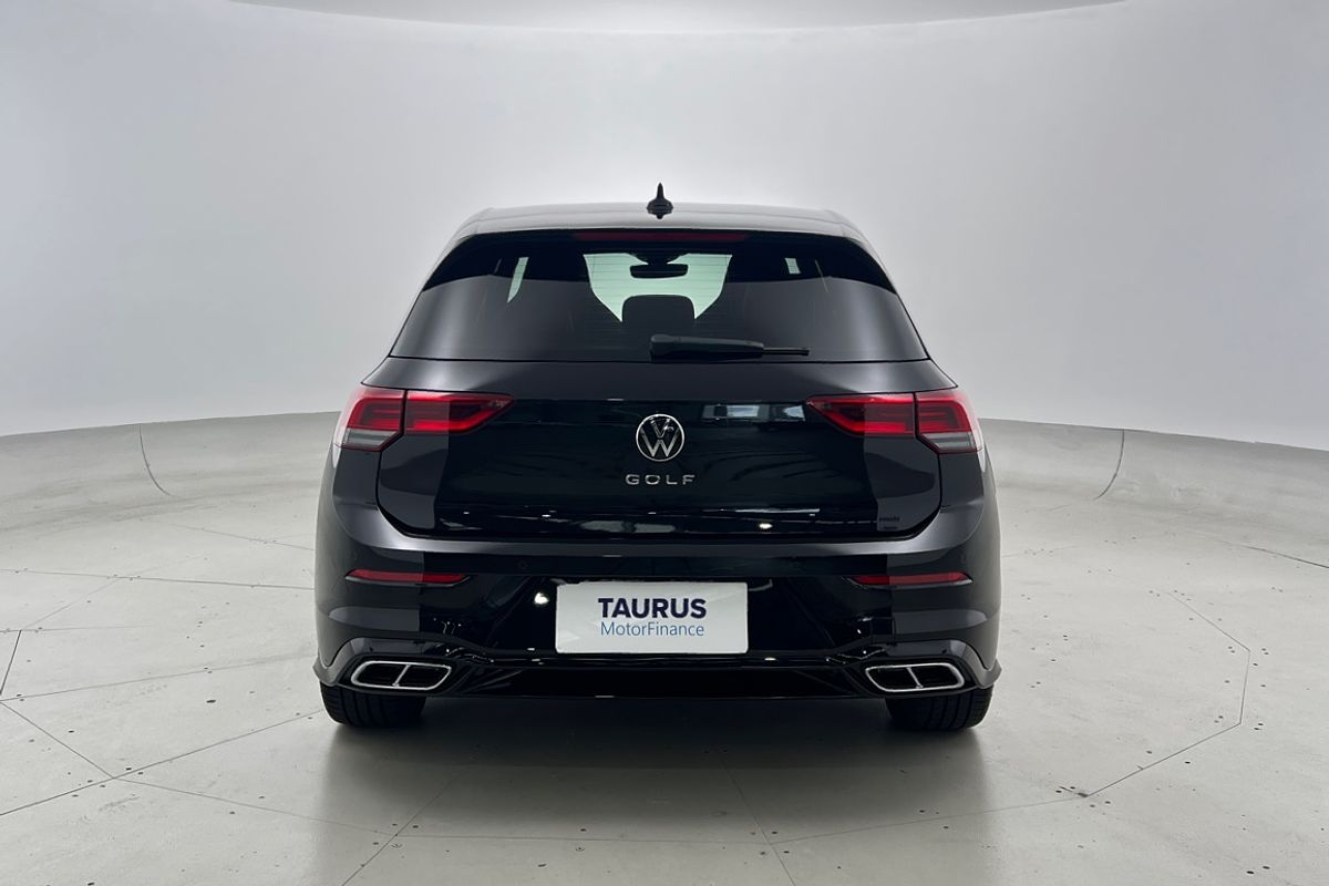 2023 Volkswagen Golf 110TSI R-Line 8