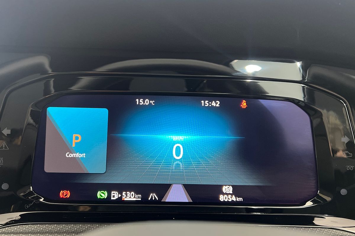 2023 Volkswagen Golf 110TSI R-Line 8