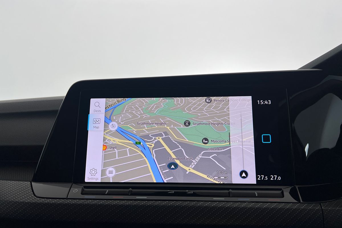 2023 Volkswagen Golf 110TSI R-Line 8