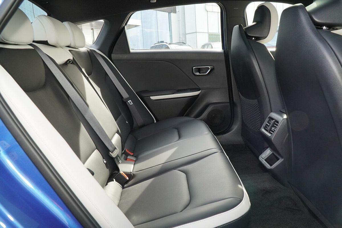 2025 Kia K4 GT-Line CL4m