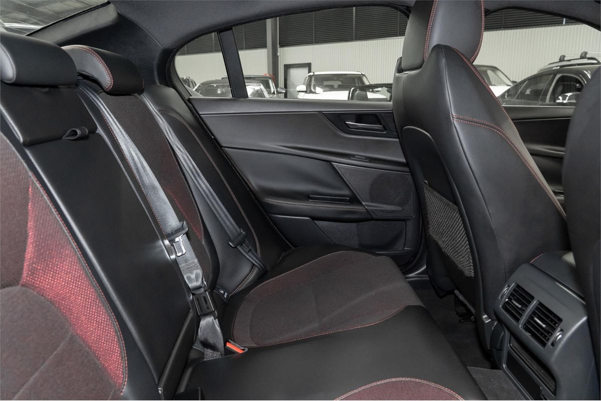 2016 Jaguar XE 20d R-Sport X760