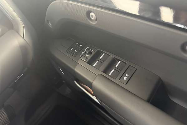 2025 Land Rover Defender 110 D350 X-Dynamic HSE L663