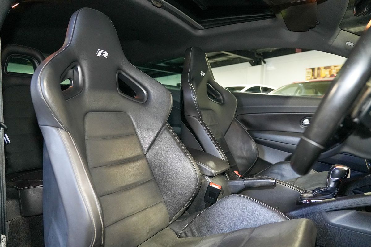 2016 Volkswagen Scirocco R Wolfsburg Edition 1S