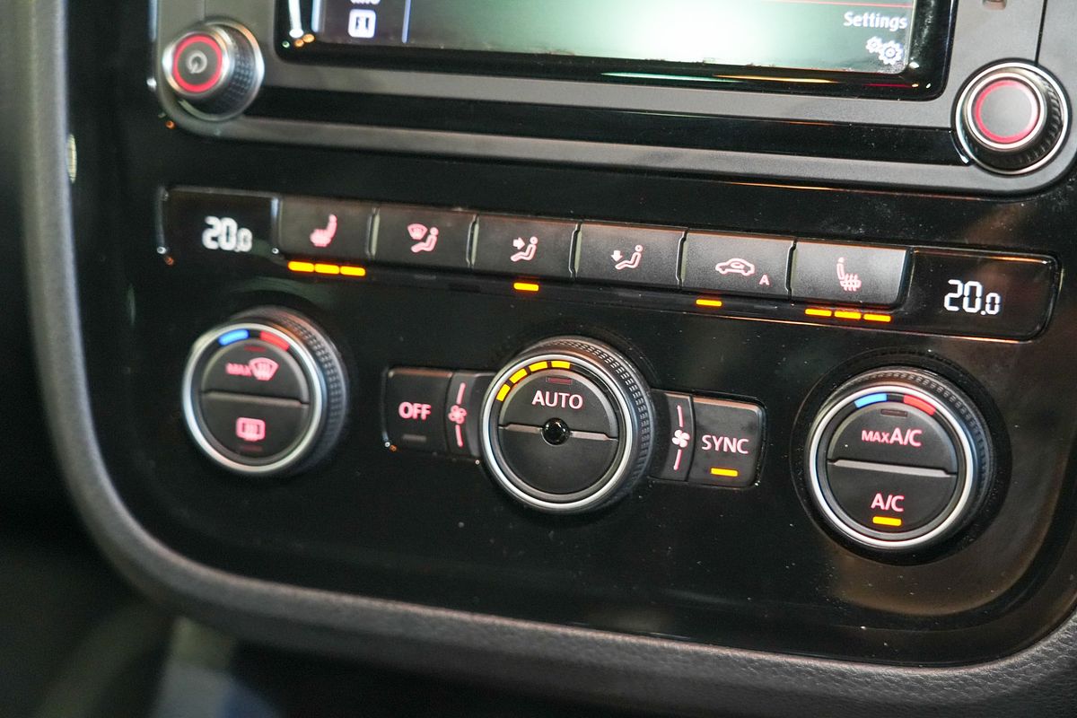 2016 Volkswagen Scirocco R Wolfsburg Edition 1S