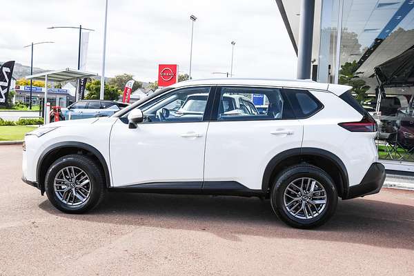 2024 Nissan X-TRAIL ST T33