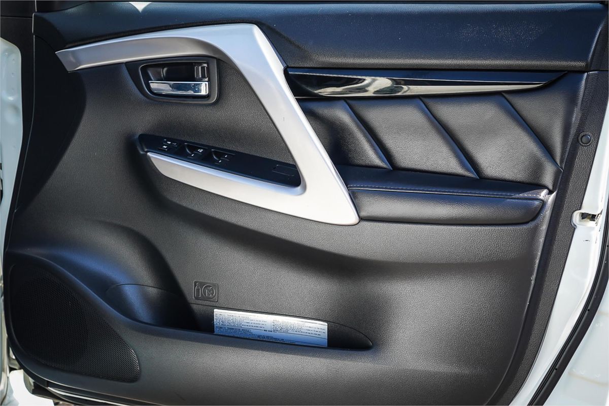 2017 Mitsubishi Pajero Sport GLS QE