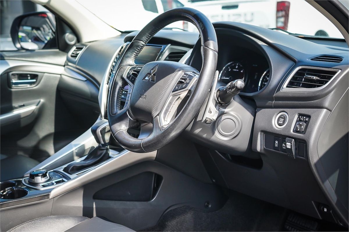 2017 Mitsubishi Pajero Sport GLS QE