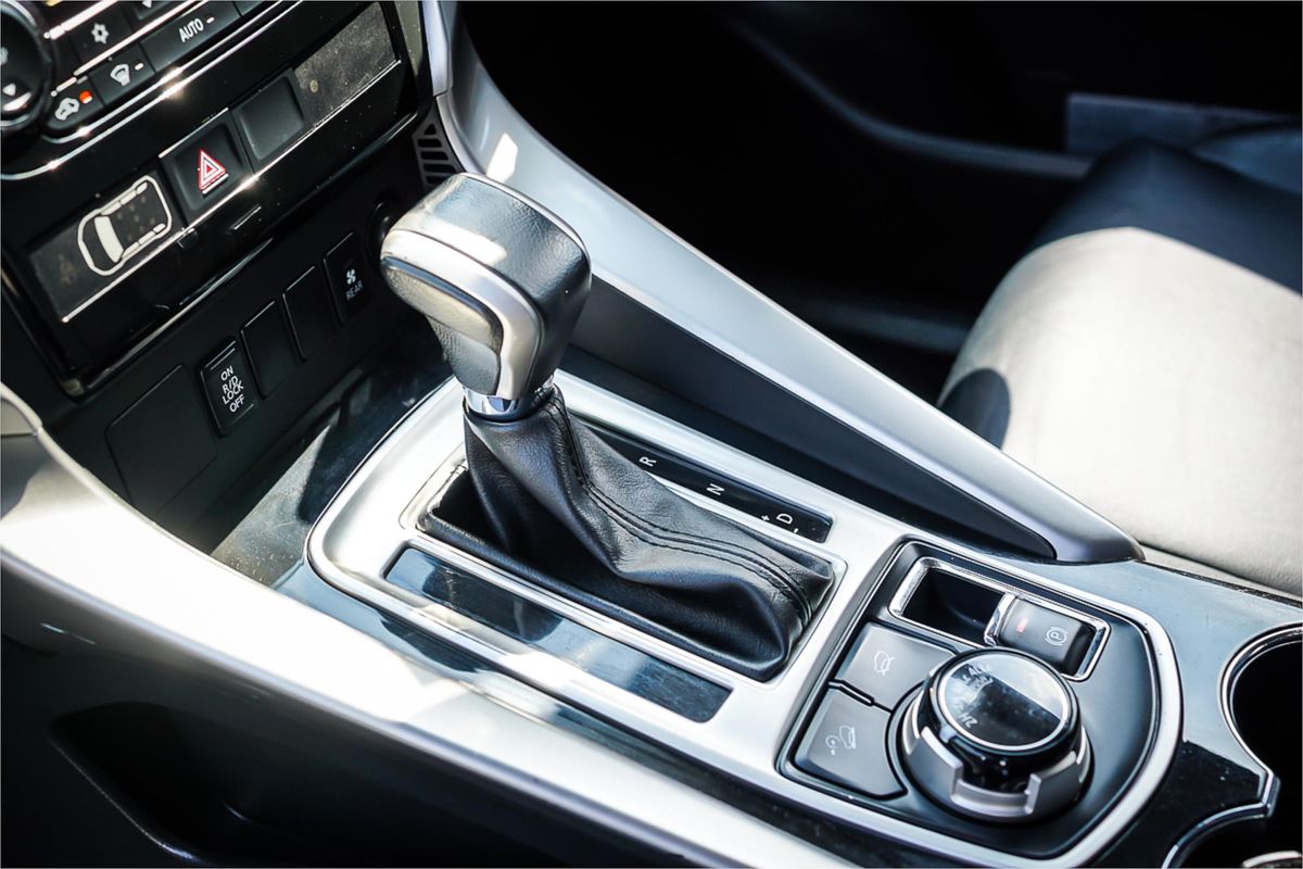 2017 Mitsubishi Pajero Sport GLS QE