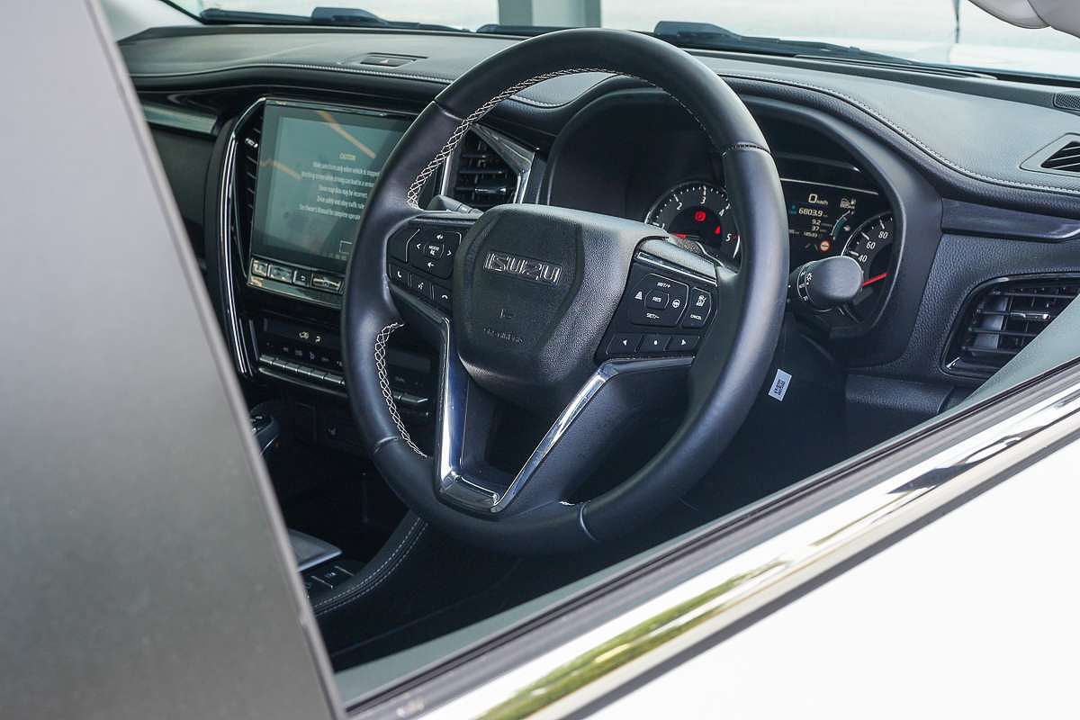 2024 Isuzu MU-X LS-T