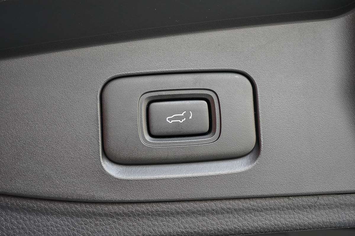 2024 Isuzu MU-X LS-T