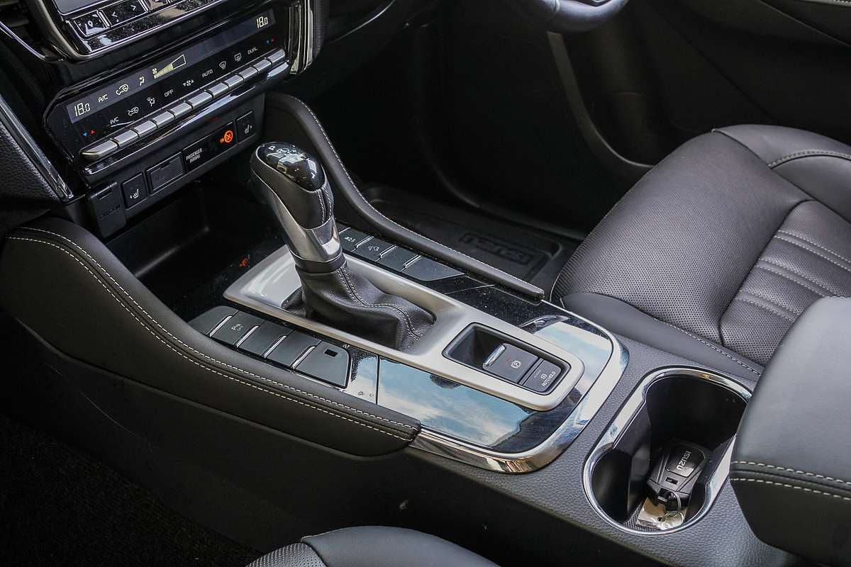 2024 Isuzu MU-X LS-T