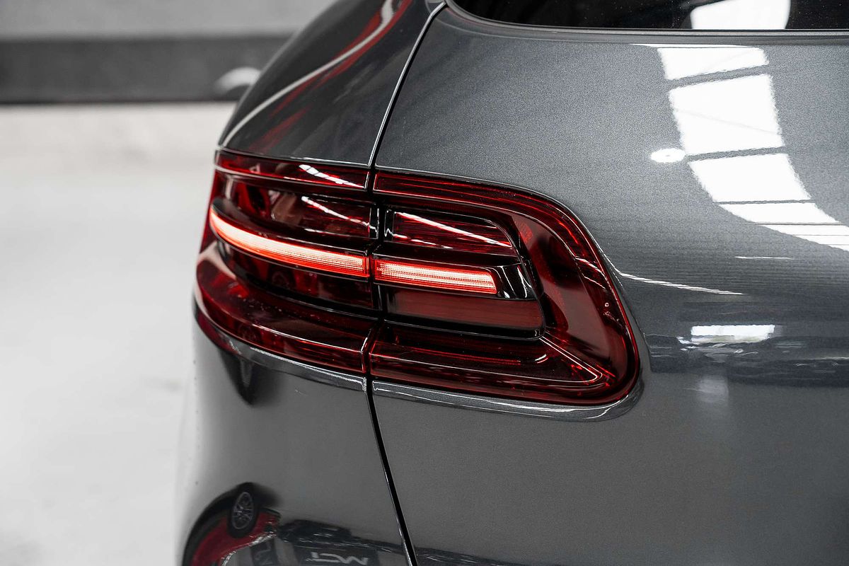 2016 Porsche Macan Turbo 95B