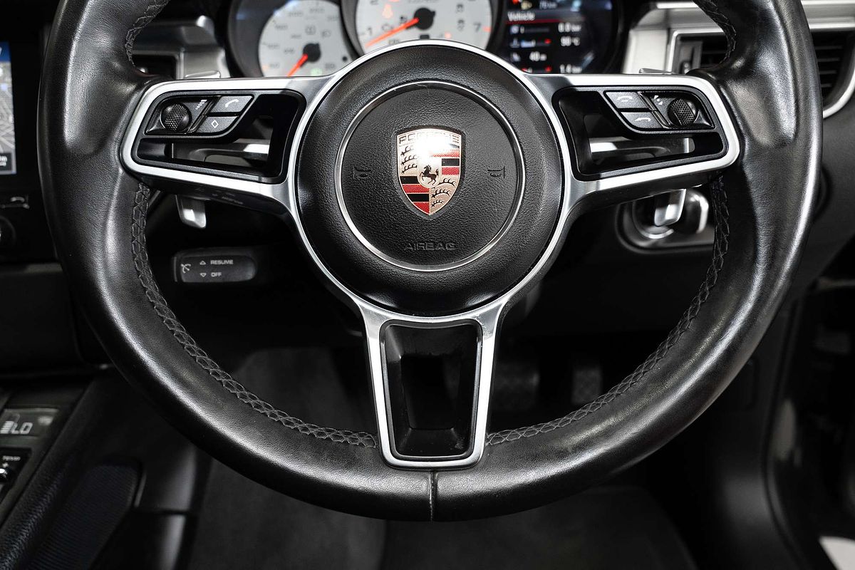 2016 Porsche Macan Turbo 95B
