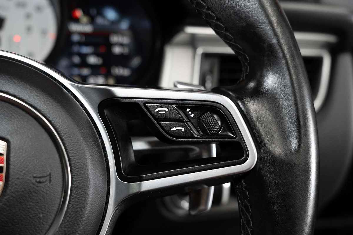 2016 Porsche Macan Turbo 95B