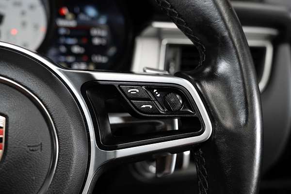2016 Porsche Macan Turbo 95B