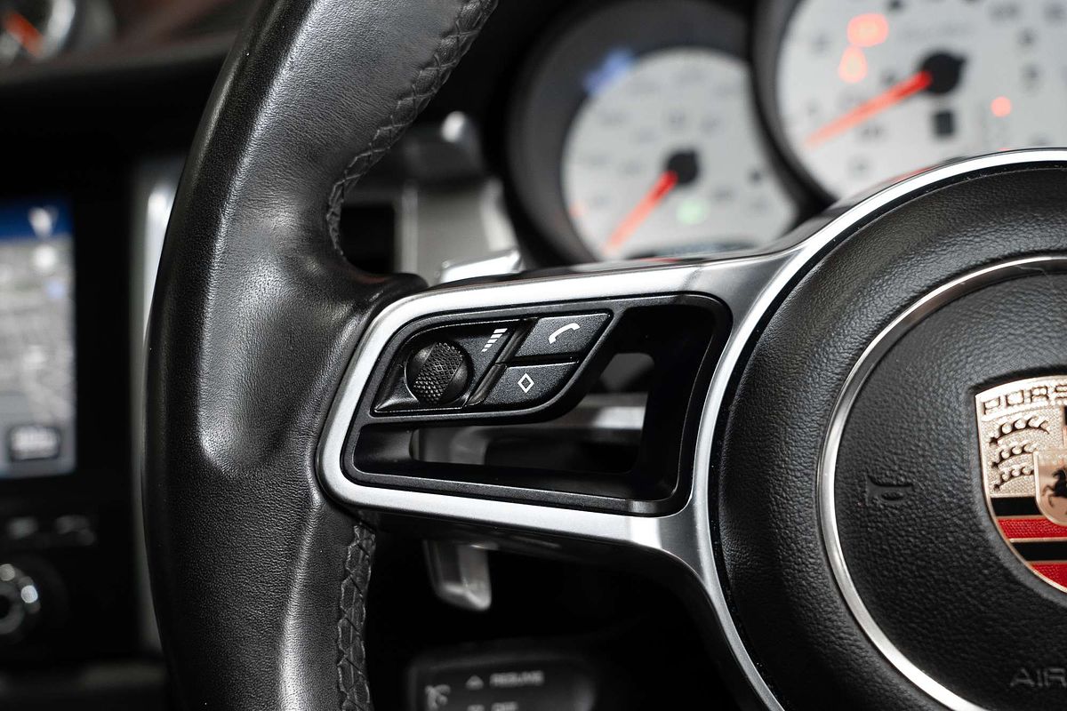 2016 Porsche Macan Turbo 95B