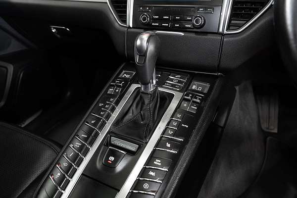 2016 Porsche Macan Turbo 95B