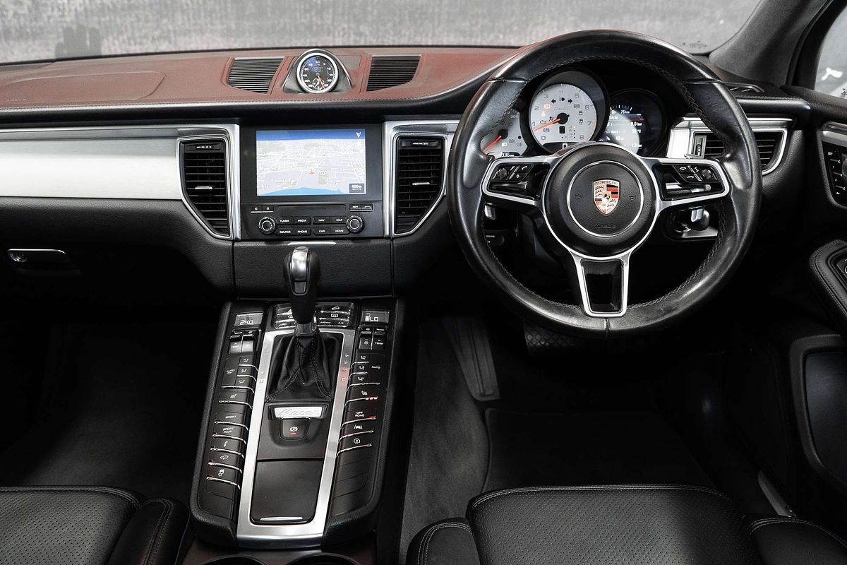 2016 Porsche Macan Turbo 95B