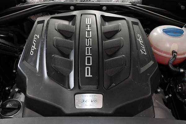 2016 Porsche Macan Turbo 95B