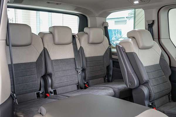 2025 Volkswagen Multivan TDI360 Life T7 SWB