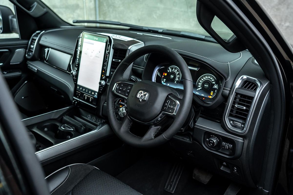 2025 RAM 1500 Laramie Sport Hurricane SO RamBox DT 4X4 SWB
