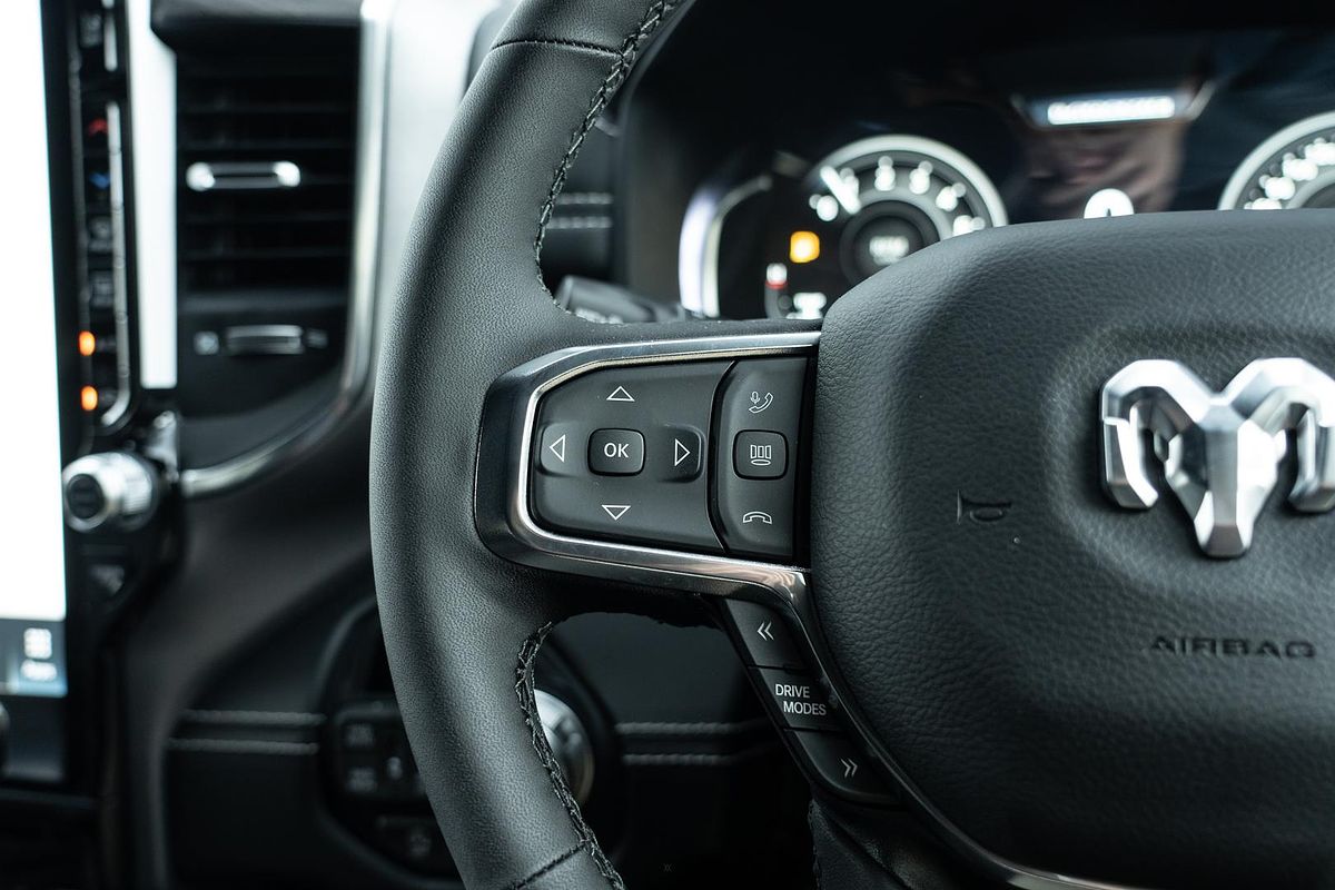 2025 RAM 1500 Laramie Sport Hurricane SO RamBox DT 4X4 SWB