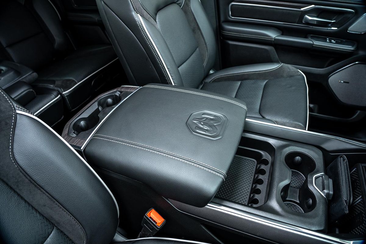 2025 RAM 1500 Laramie Sport Hurricane SO RamBox DT 4X4 SWB