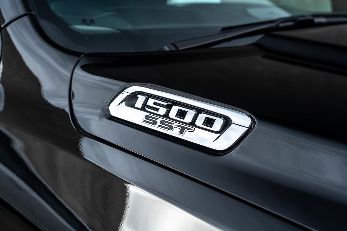2025 RAM 1500 Laramie Sport Hurricane SO RamBox DT 4X4 SWB