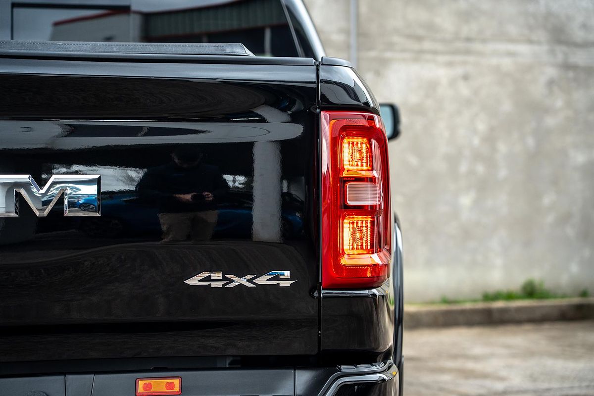 2025 RAM 1500 Laramie Sport Hurricane SO RamBox DT 4X4 SWB
