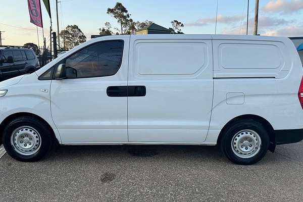 2018 Hyundai iLoad TQ Series II (TQ3) MY1