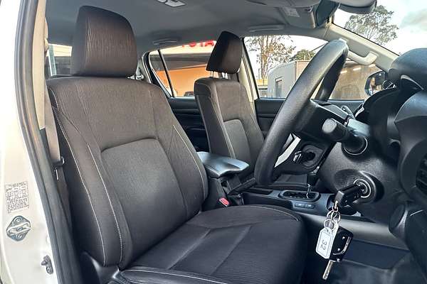 2020 Toyota Hilux Hilux 4x2 SR 2.8L T Diesel Automatic Double Cab