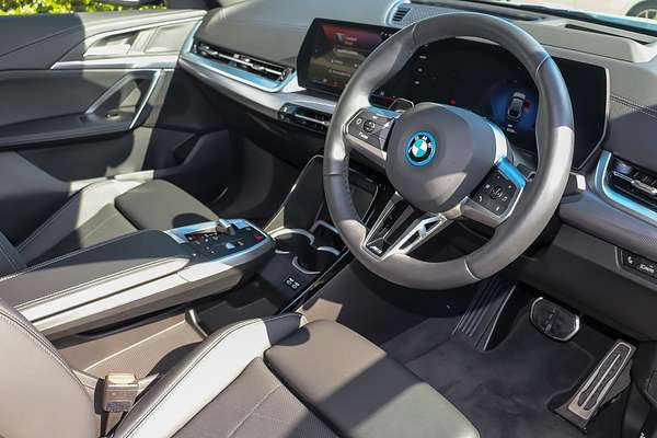 2024 BMW iX2 eDrive20 M Sport U10