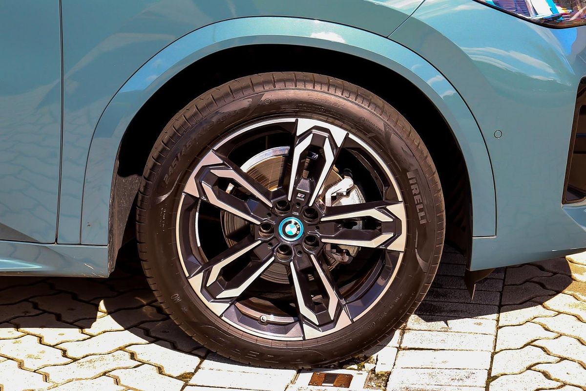 2024 BMW iX2 eDrive20 M Sport U10