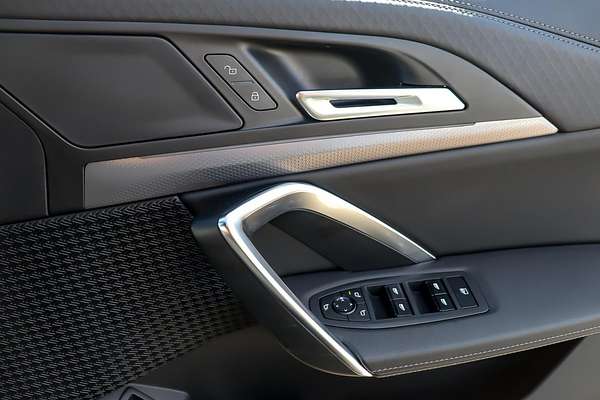 2024 BMW iX2 eDrive20 M Sport U10