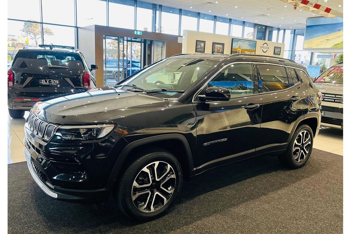 2023 Jeep Compass Limited M6