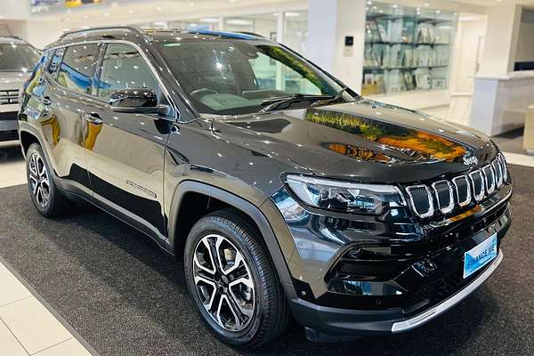 2023 Jeep Compass Limited M6