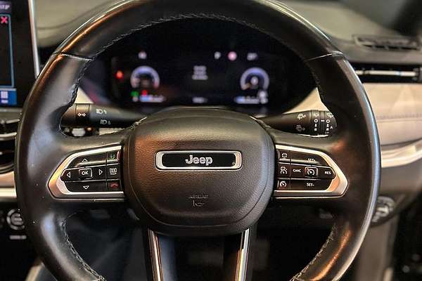 2023 Jeep Compass Limited M6