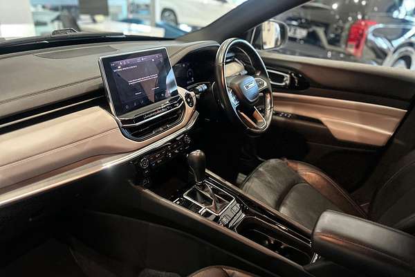 2023 Jeep Compass Limited M6