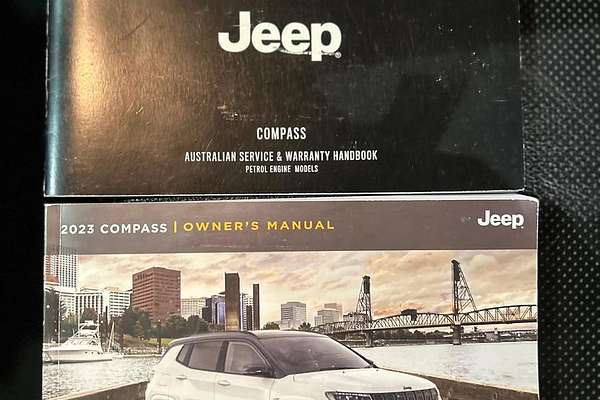 2023 Jeep Compass Limited M6