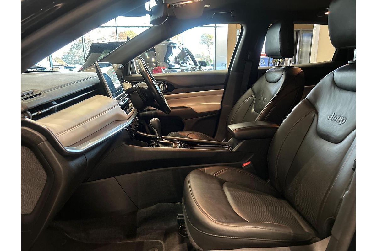 2023 Jeep Compass Limited M6