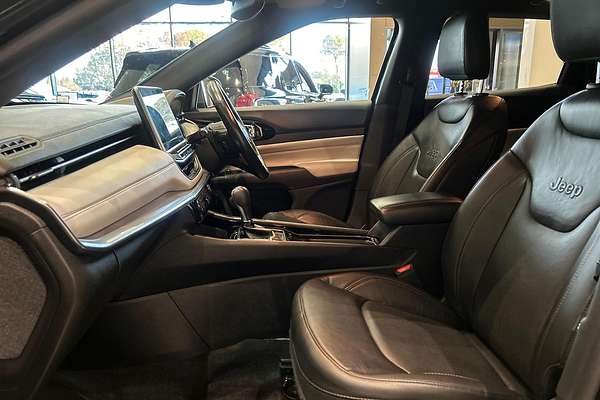 2023 Jeep Compass Limited M6