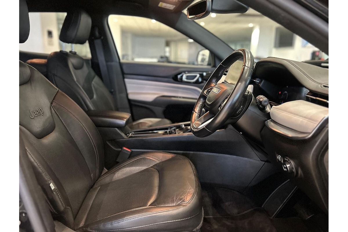 2023 Jeep Compass Limited M6