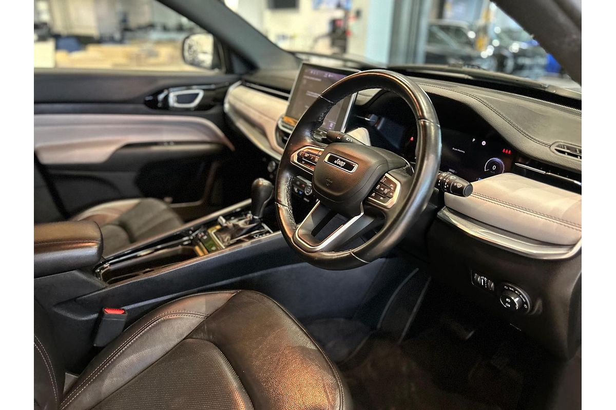 2023 Jeep Compass Limited M6