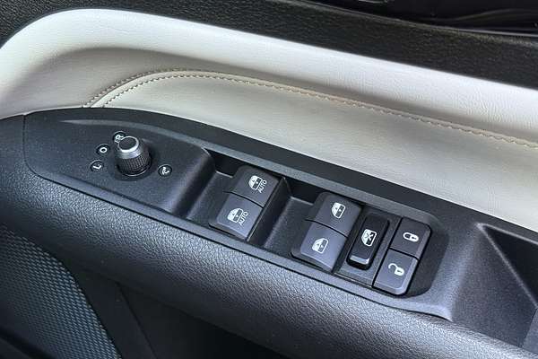 2023 Jeep Compass Limited M6