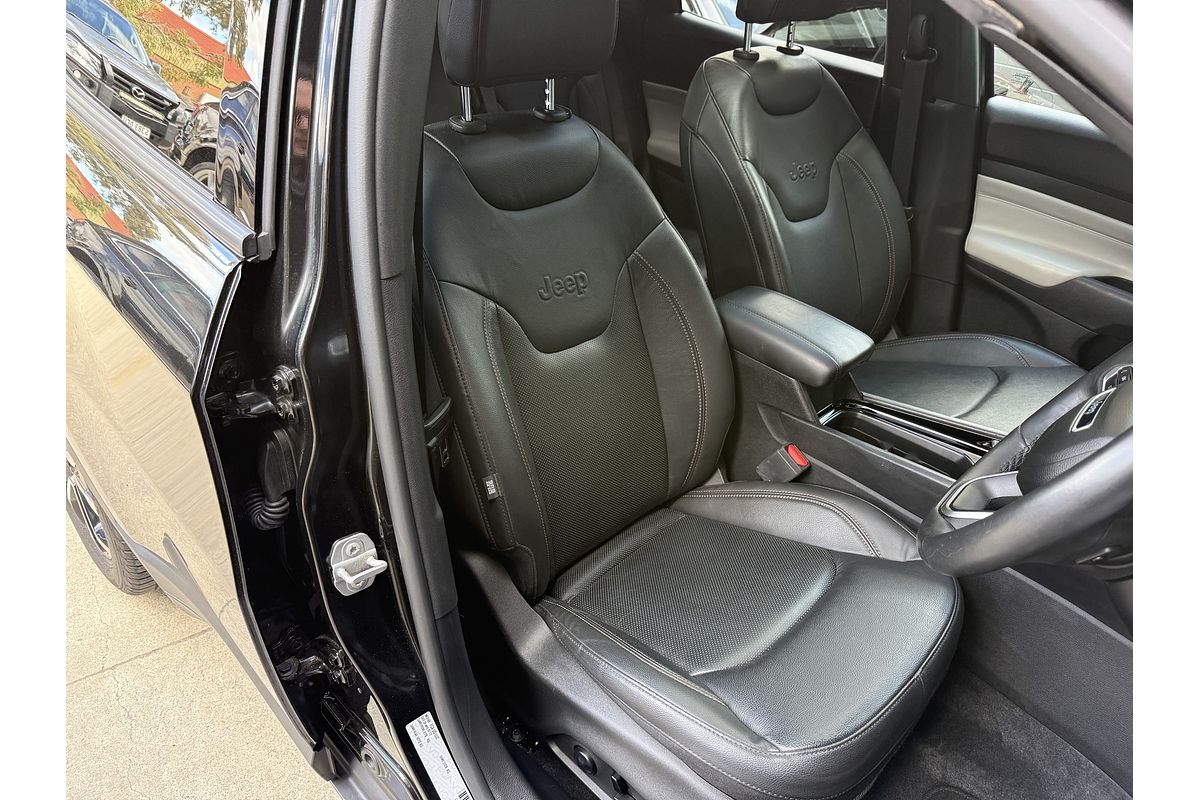 2023 Jeep Compass Limited M6