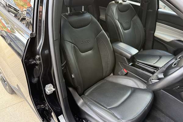 2023 Jeep Compass Limited M6