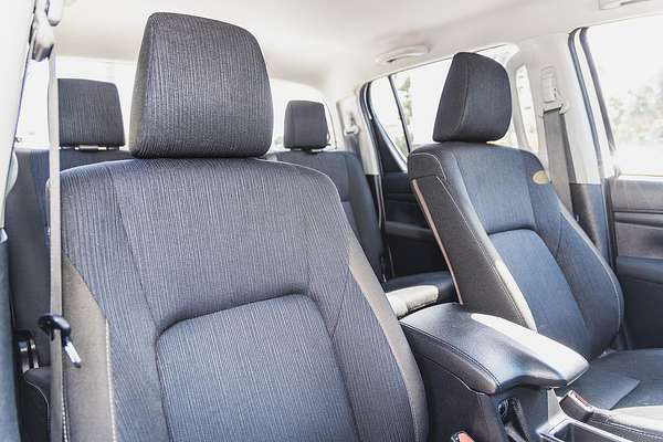 2019 Toyota Hilux SR GUN126R 4X4