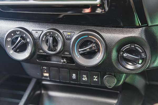 2019 Toyota Hilux SR GUN126R 4X4