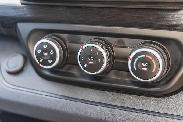 2024 Renault Trafic Premium X82 LWB